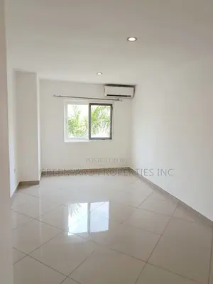 4bdrm Townhouse / Terrace in Lagos Avenue, East Legon for rent