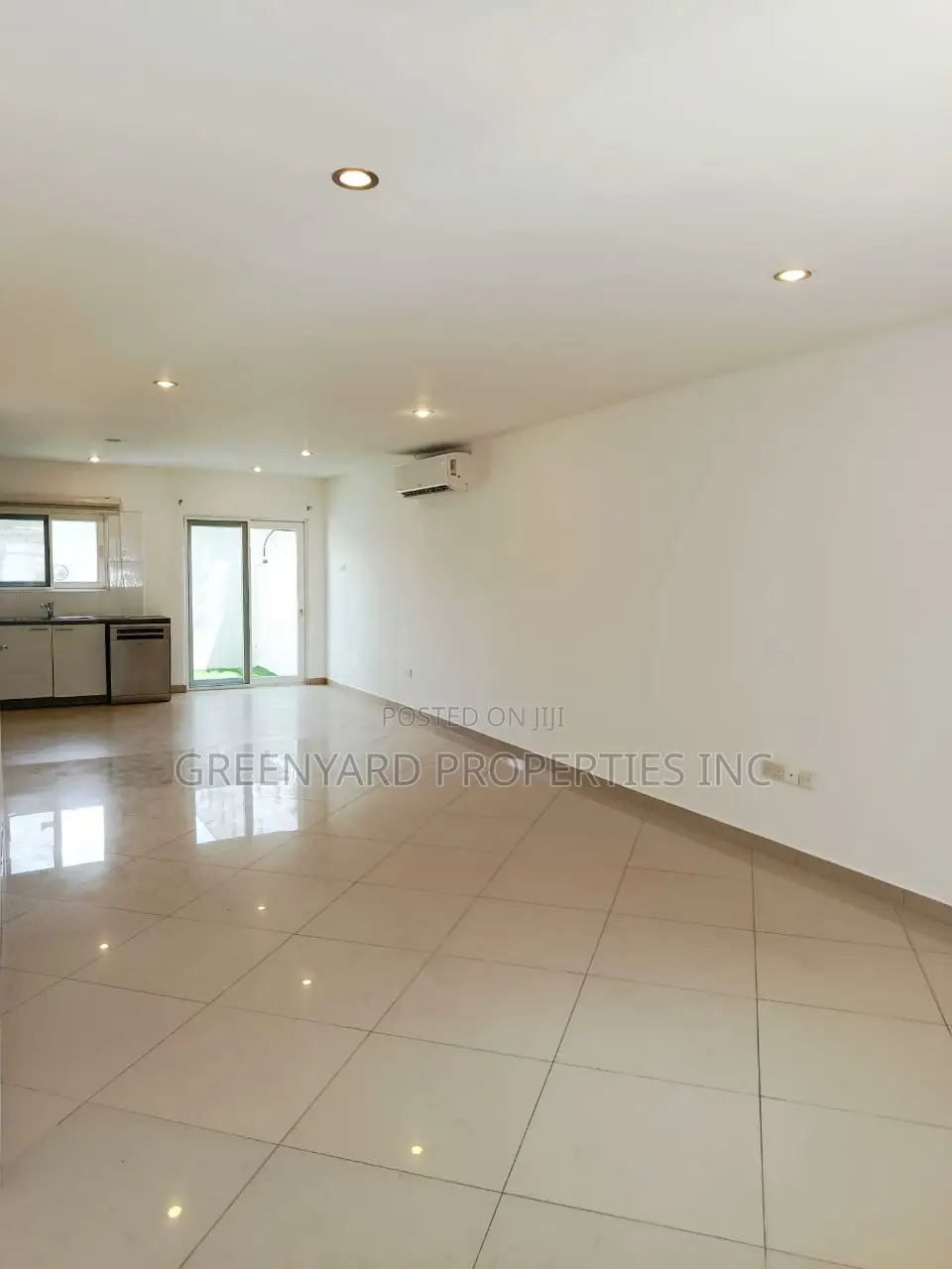 4bdrm Townhouse / Terrace in Lagos Avenue, East Legon for rent