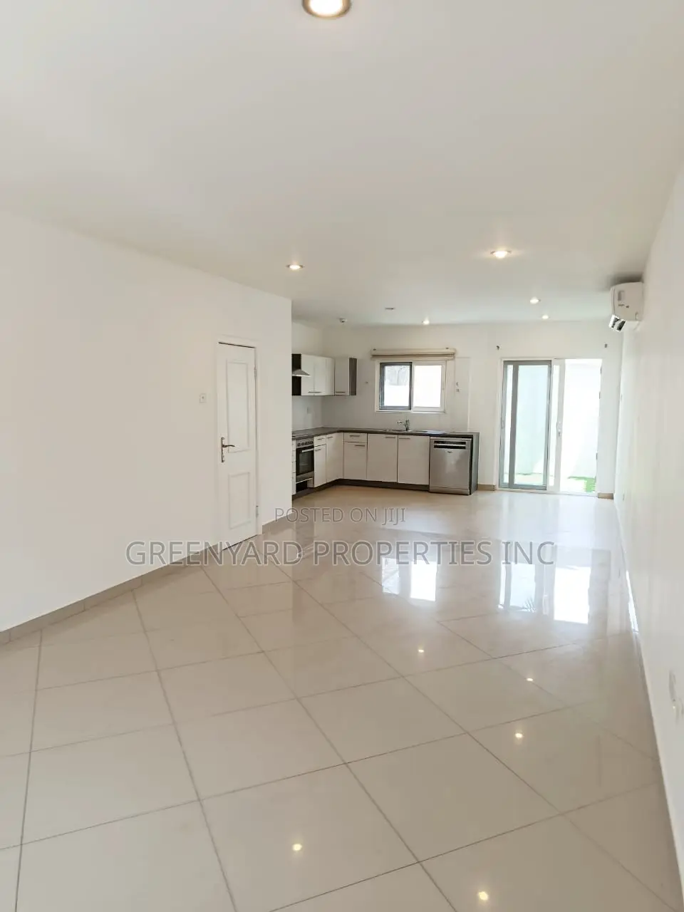 4bdrm Townhouse / Terrace in Lagos Avenue, East Legon for rent