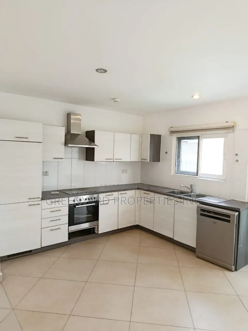 4bdrm Townhouse / Terrace in Lagos Avenue, East Legon for rent