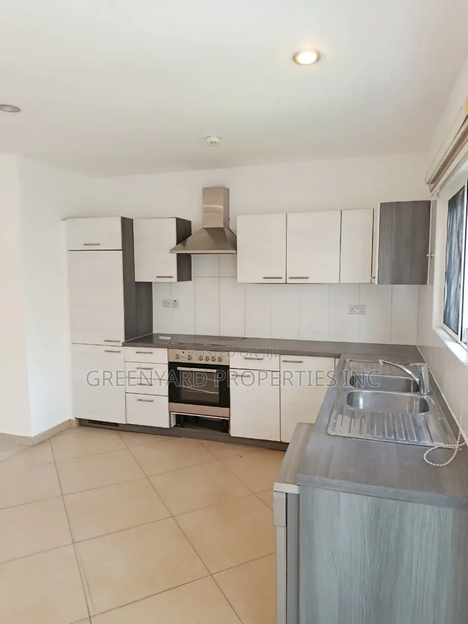 4bdrm Townhouse / Terrace in Lagos Avenue, East Legon for rent