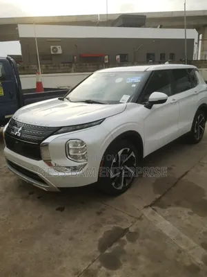 Mitsubishi Outlander SE Special Edition 2023 White