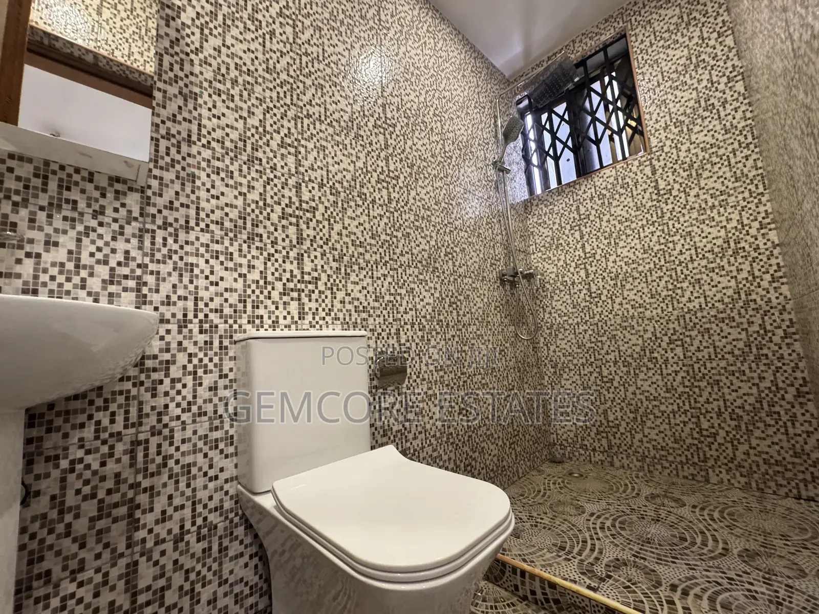 3bdrm Apartment in Trasacco Police, East Legon for rent