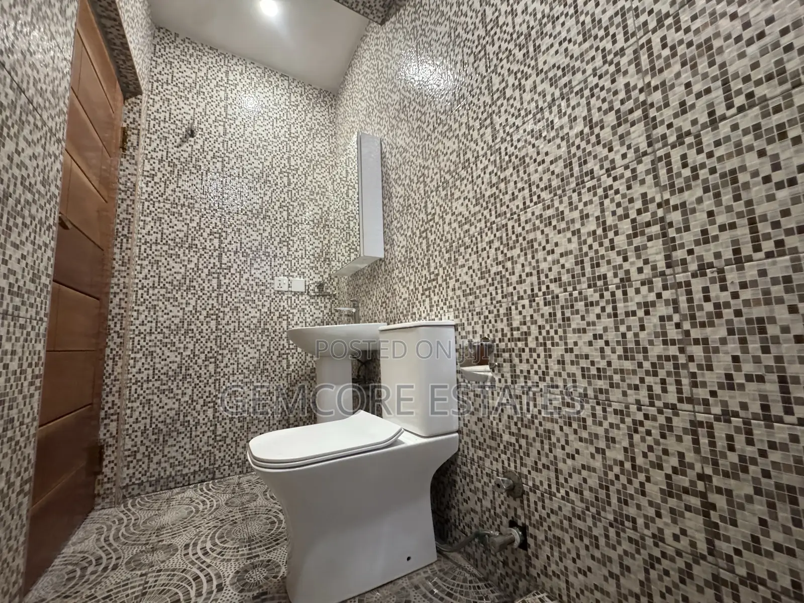 3bdrm Apartment in Trasacco Police, East Legon for rent
