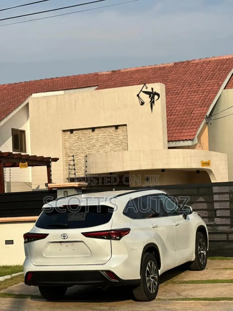 Toyota Highlander XLE AWD 2023 White