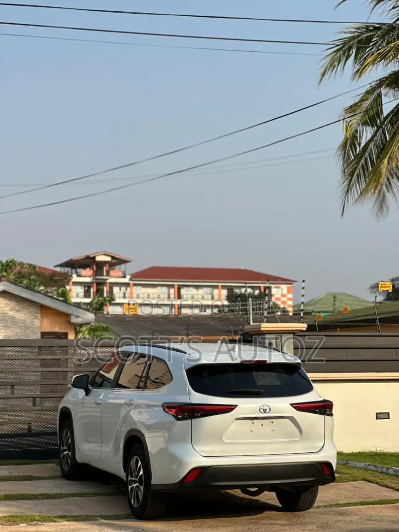 Toyota Highlander XLE AWD 2023 White