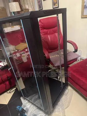 Design Server Rack 22u Network Cabinet Floor Stand