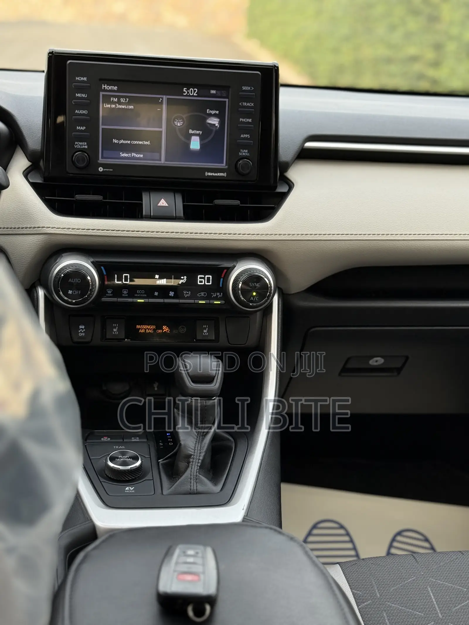 Toyota RAV4 XLE 2022 Silver