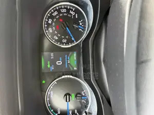 Toyota RAV4 XLE 2022 Silver