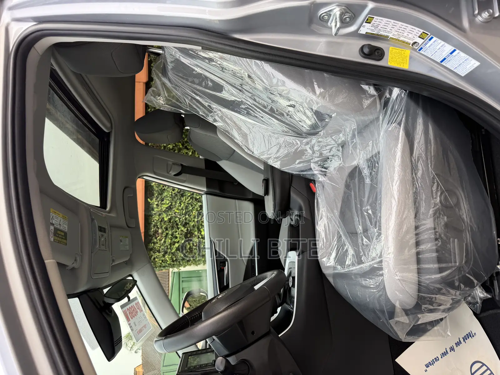 Toyota RAV4 XLE 2022 Silver