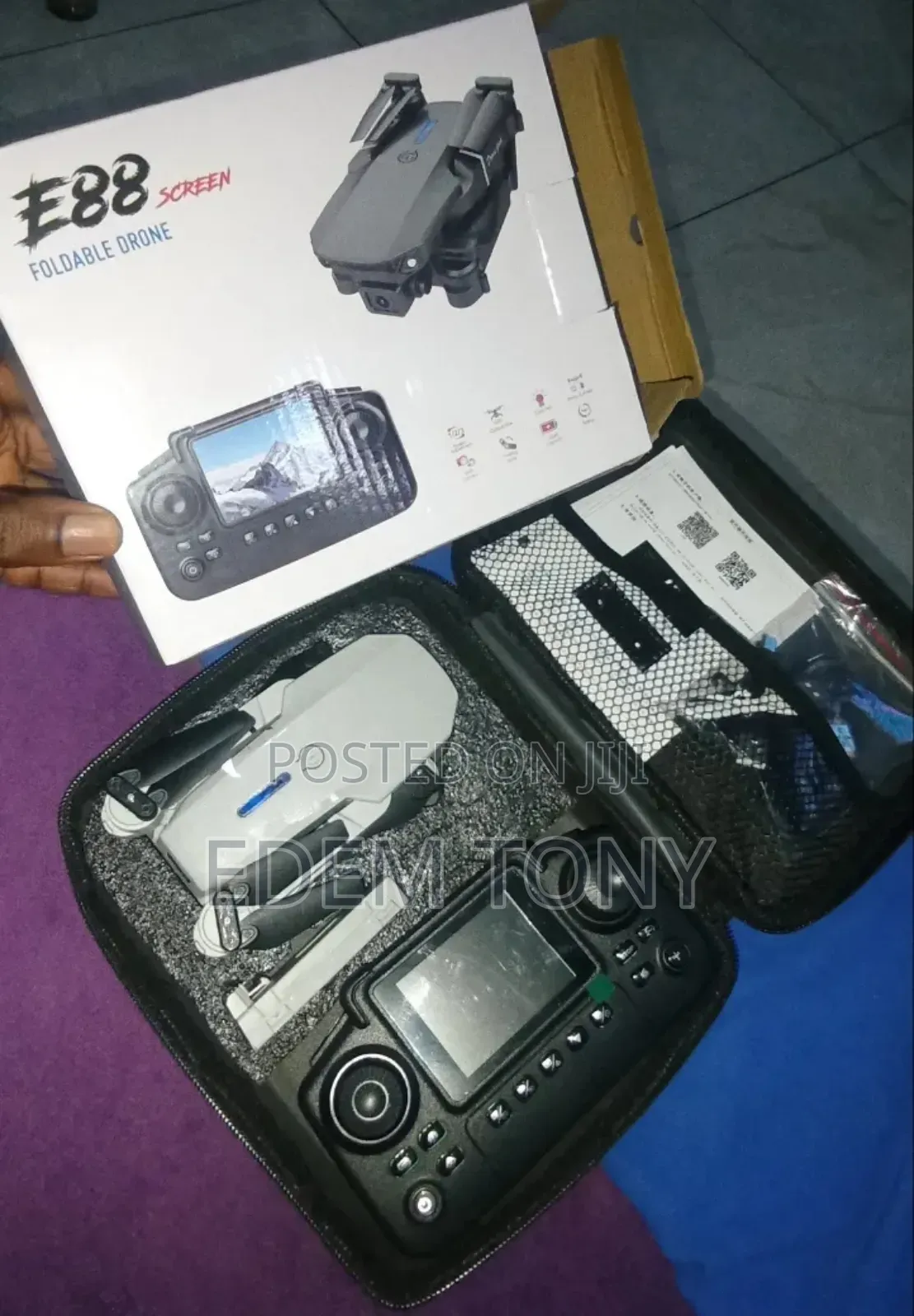 E88 Screen Foldable Drone