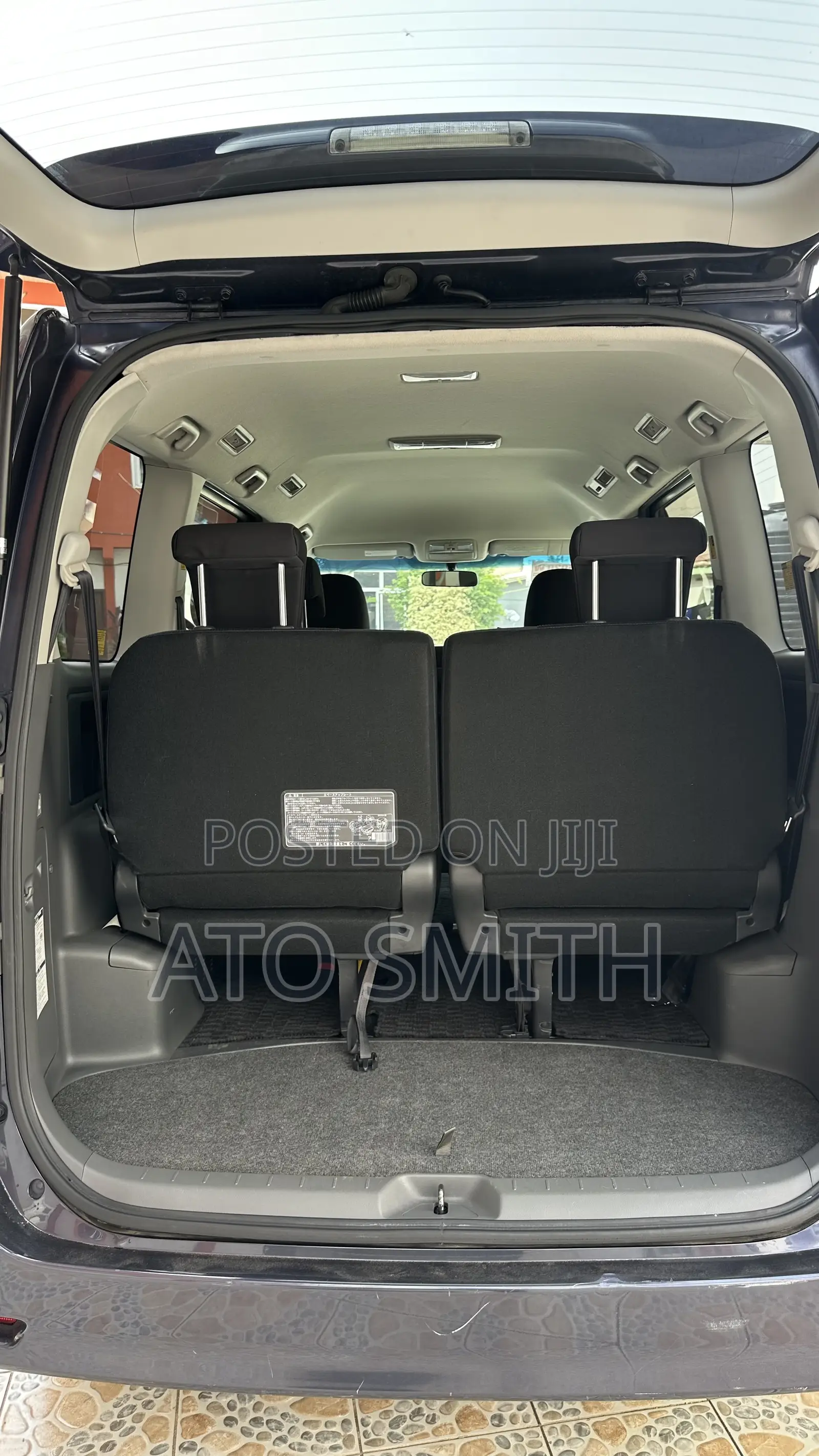 Toyota Voxy 2010 Black