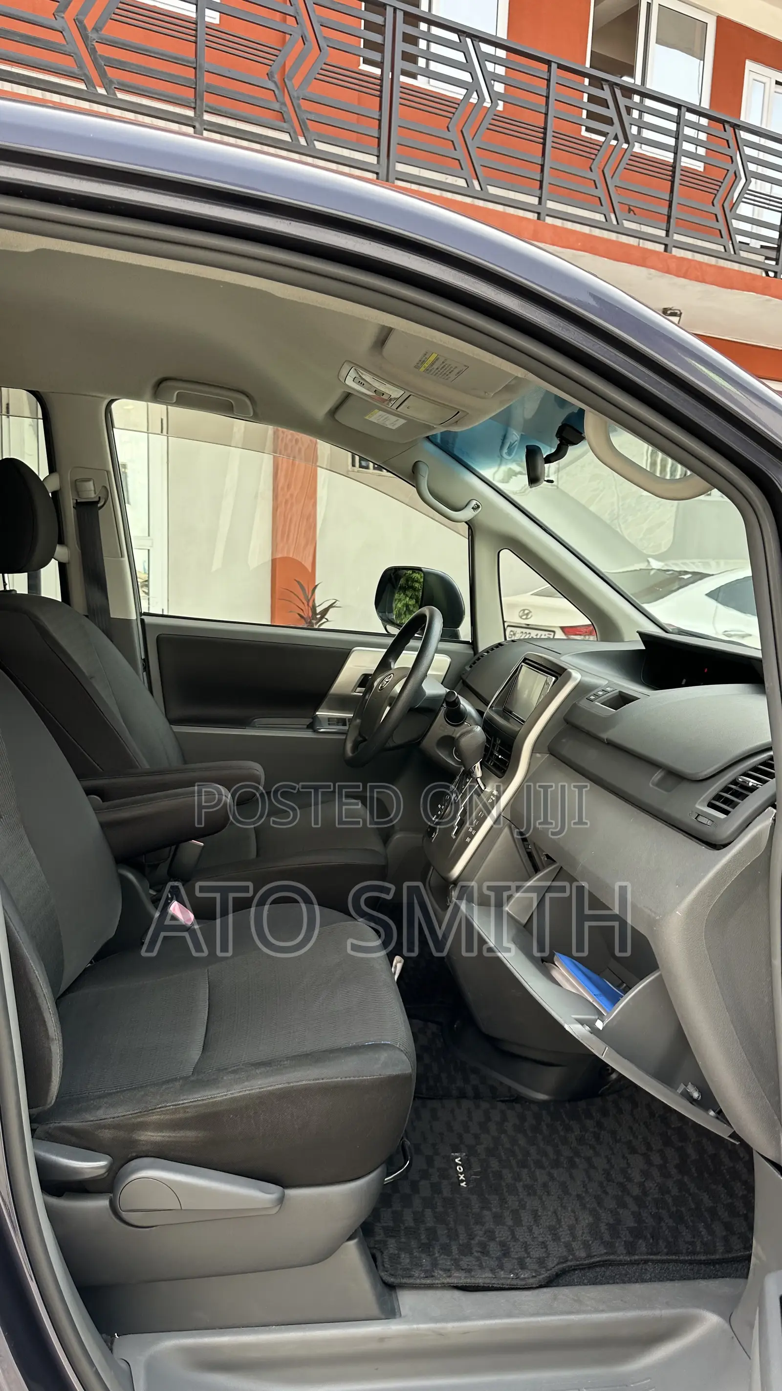 Toyota Voxy 2010 Black