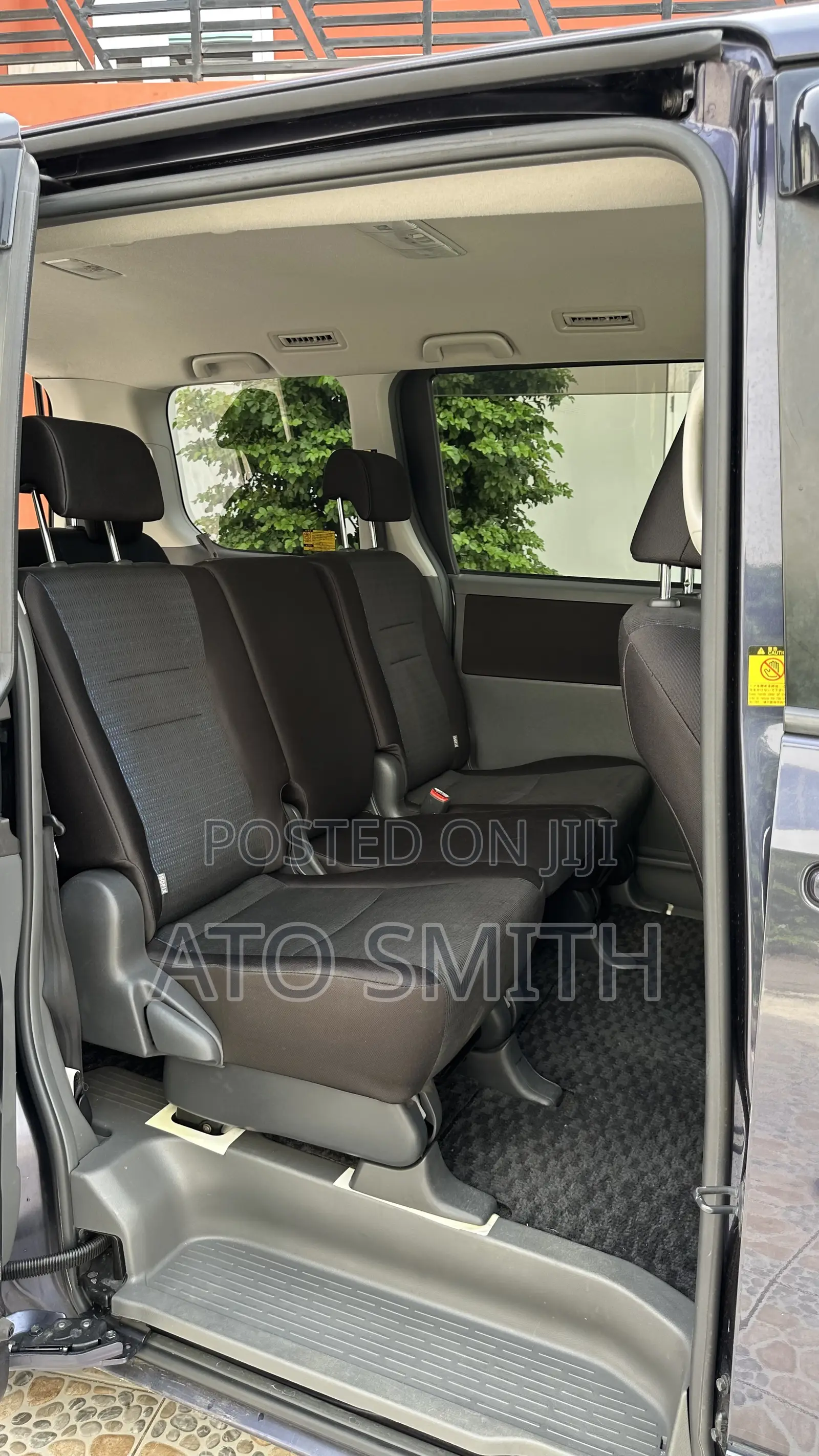 Toyota Voxy 2010 Black