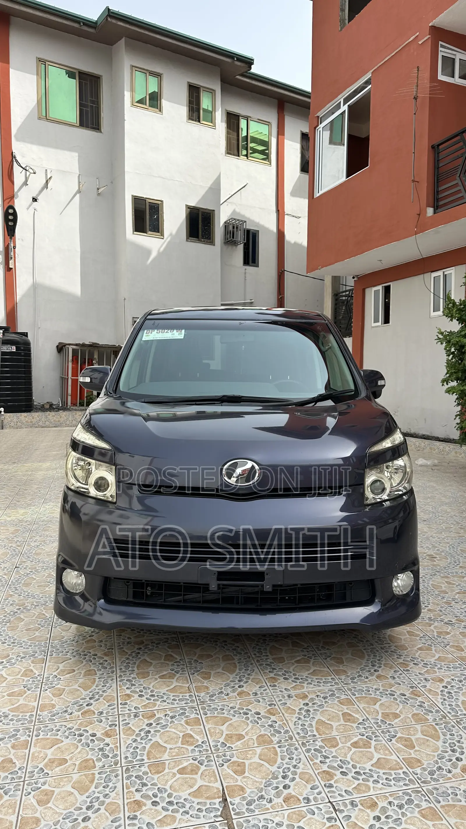 Toyota Voxy 2010 Black