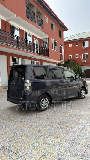 Toyota Voxy 2010 Black