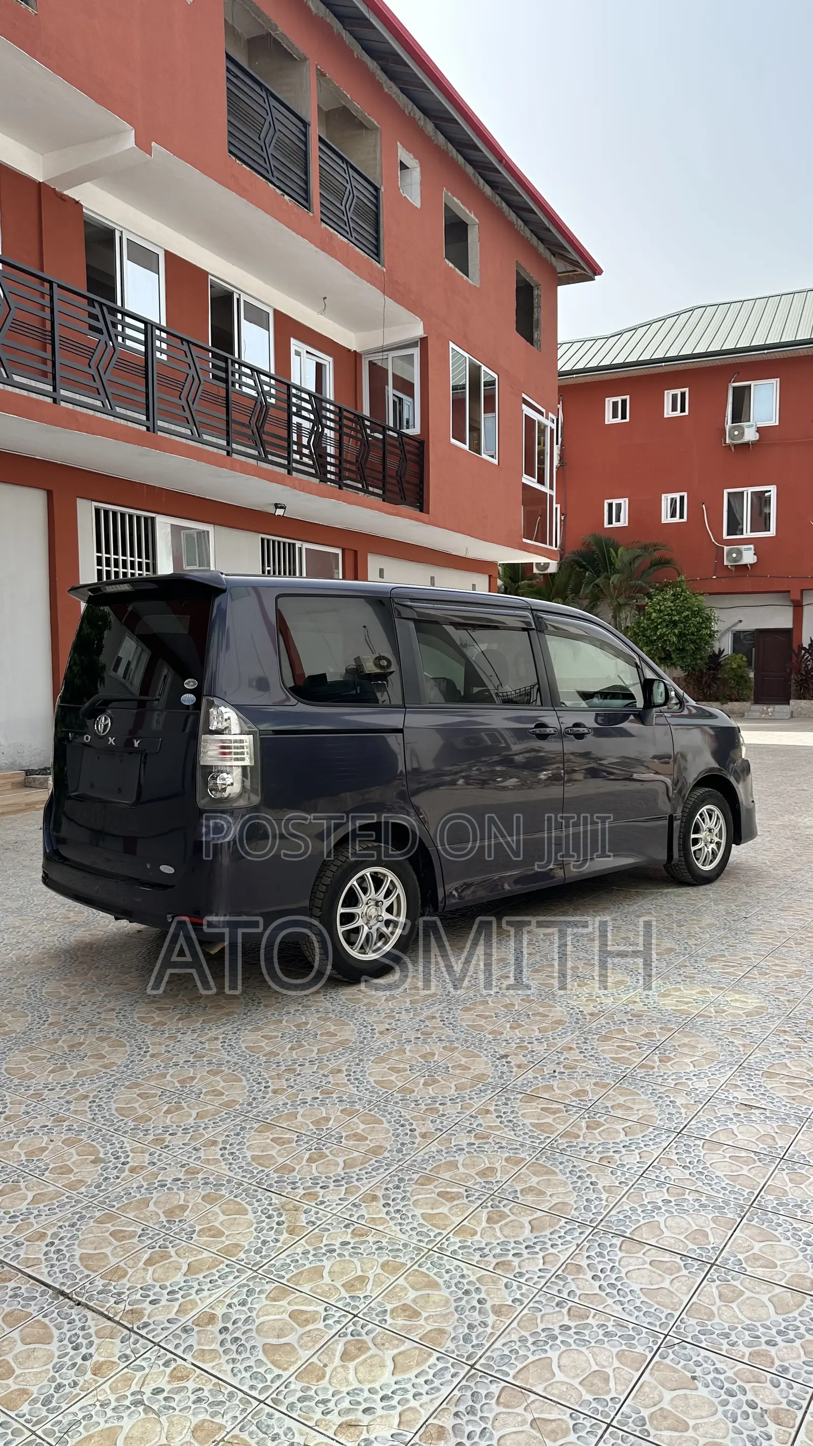 Toyota Voxy 2010 Black