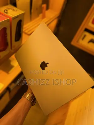 Laptop Apple MacBook Pro 2021 M1 16GB Apple M1 Pro SSD 512GB