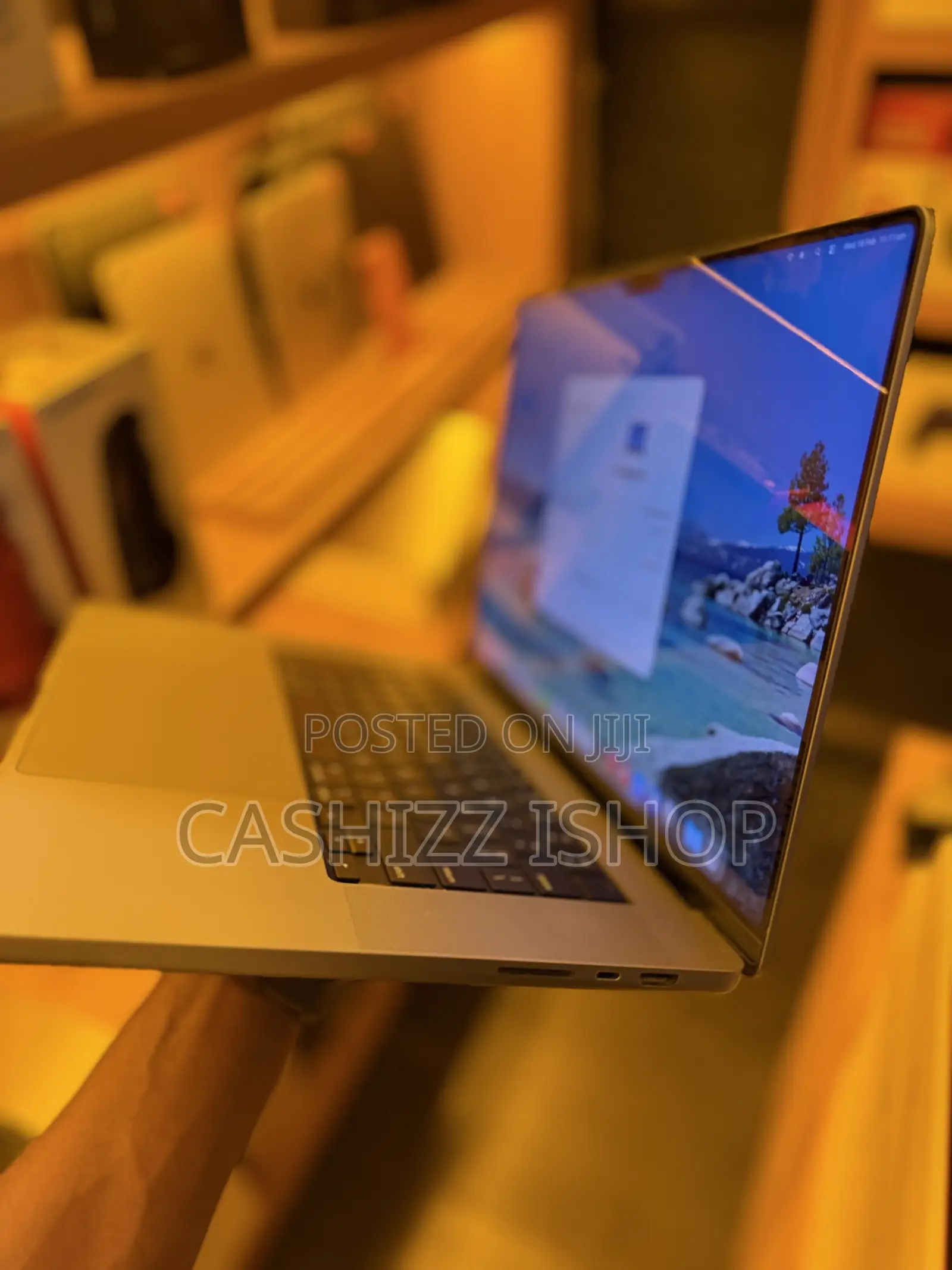 Laptop Apple MacBook Pro 2021 M1 16GB Apple M1 Pro SSD 512GB