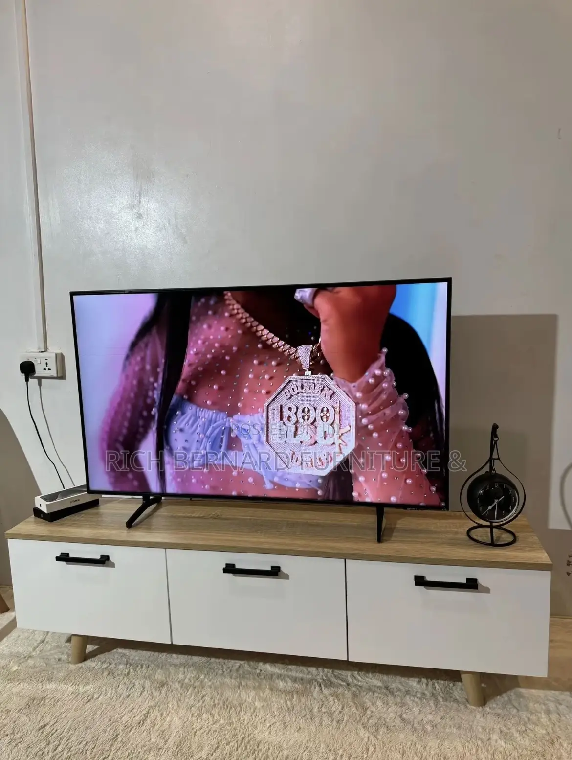 5feet Laminated Tv Stand