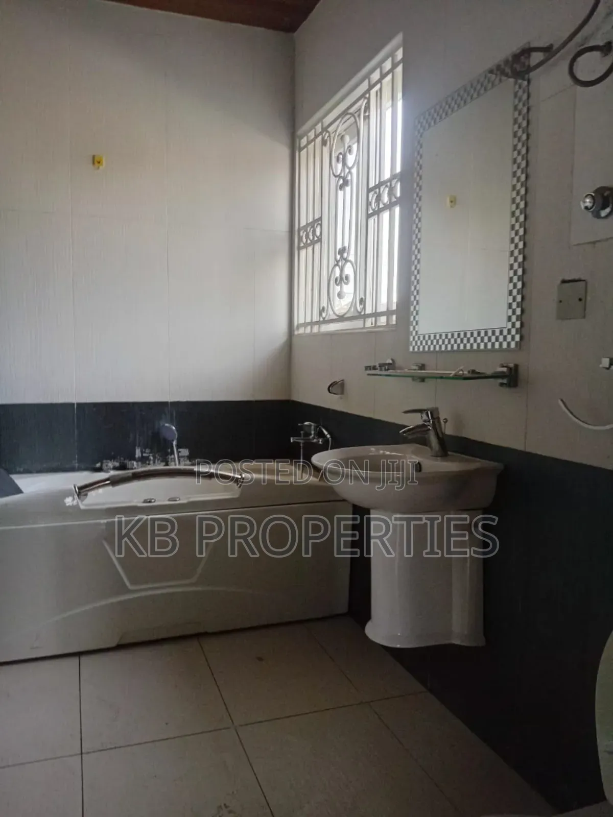 5bdrm Mansion in Kb Properties, Spintex for rent