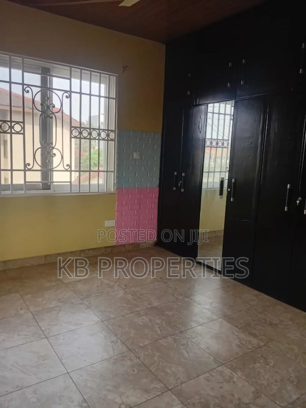 5bdrm Mansion in Kb Properties, Spintex for rent