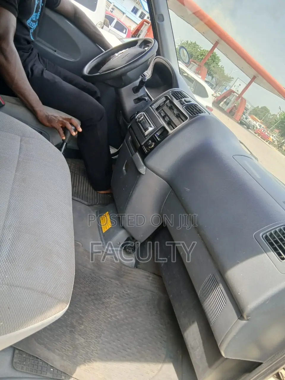 Toyota HiAce 2008 White