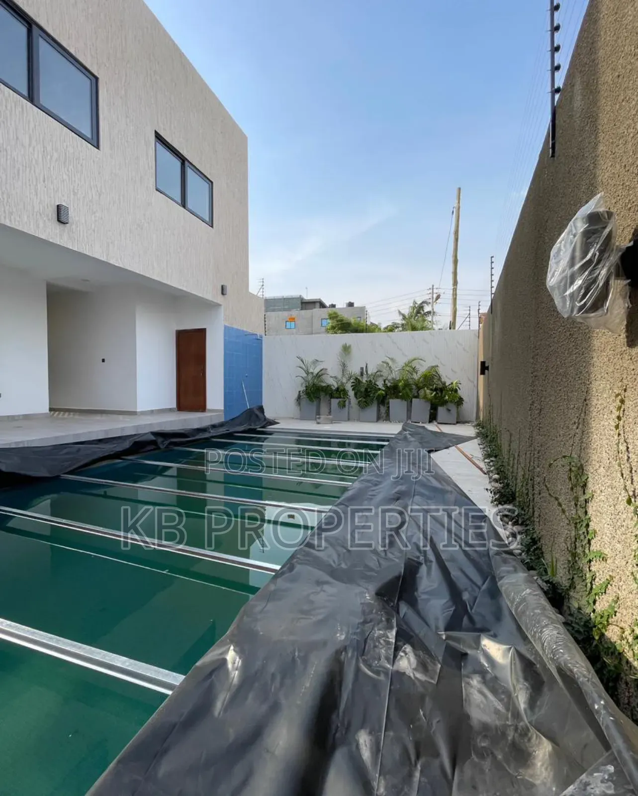 4bdrm Townhouse / Terrace in Kb Properties, East Legon for rent