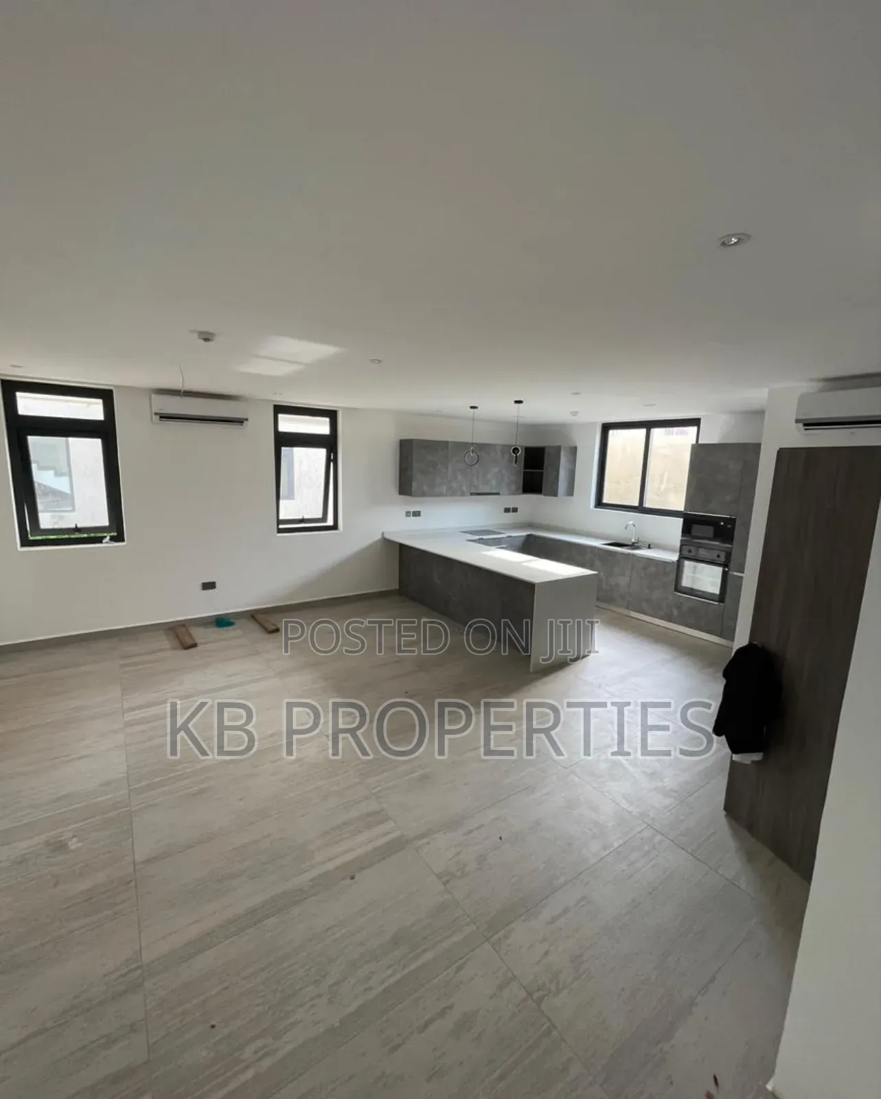 4bdrm Townhouse / Terrace in Kb Properties, East Legon for rent