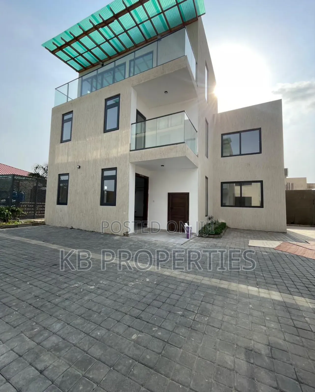 4bdrm Townhouse / Terrace in Kb Properties, East Legon for rent