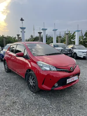 Toyota Vitz 2015 Red