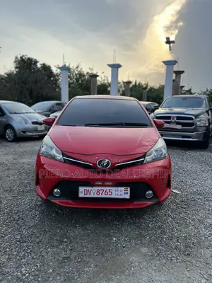 Toyota Vitz 2015 Red