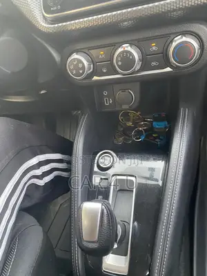 Nissan Kicks S 2019 White
