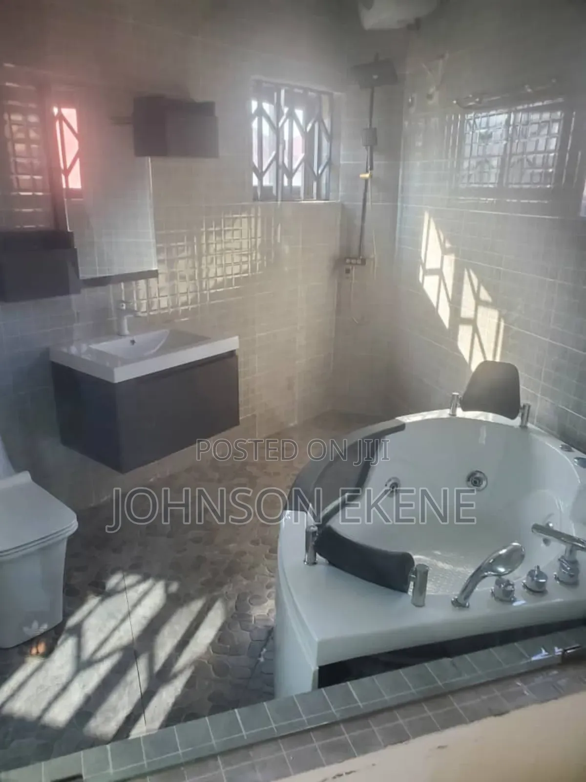 5bdrm Duplex in Spintex for rent