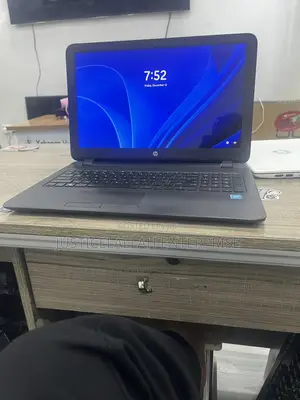 Laptop HP 4GB Intel HDD 1T