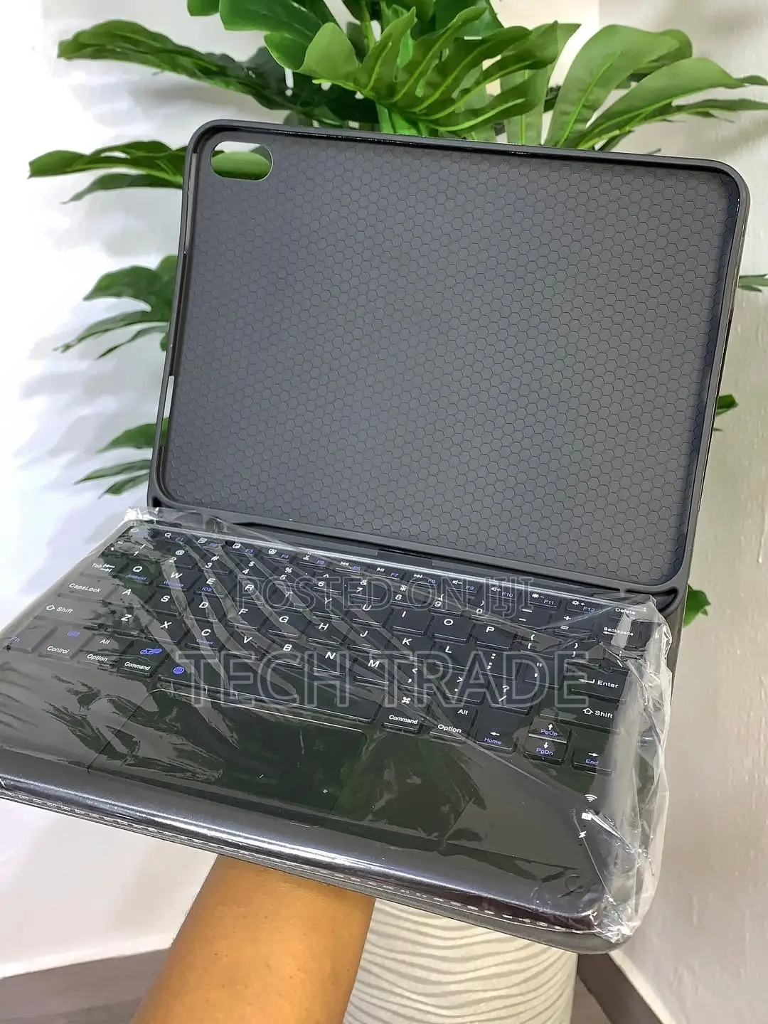 New Apple iPad Case + Keyboard With RGB Backlight