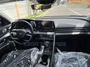 Hyundai Elantra Limited 2022 Blue