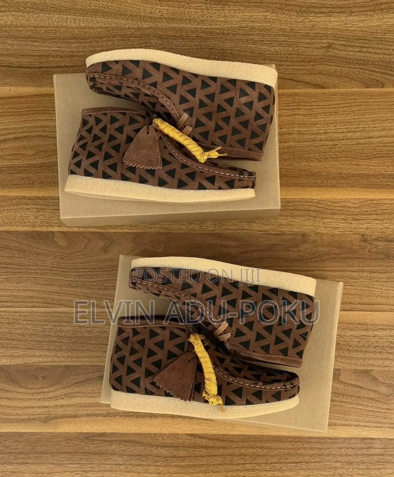 Clarks Wallabees Low Boots in Different Colours , Swipe>
