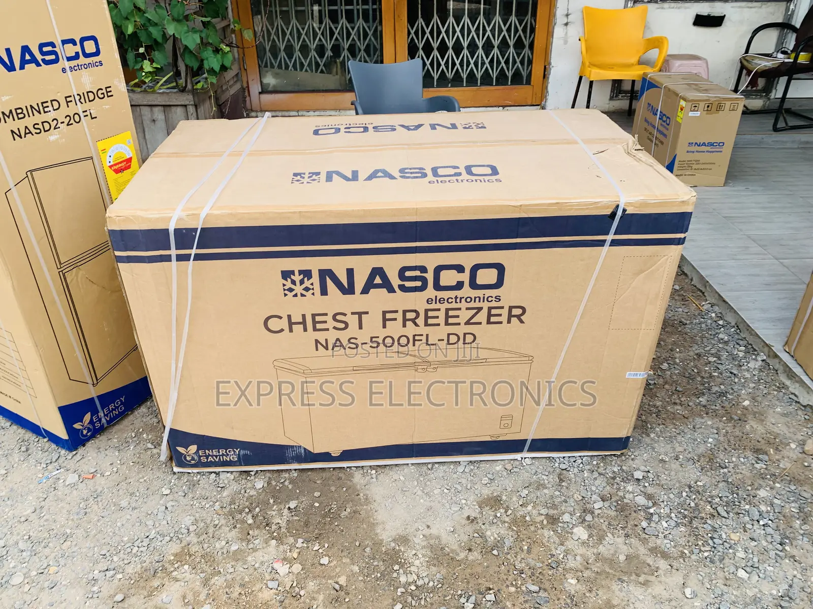 Available Now at 10gig Store Chest Freezer Single Door 425l Nas-500fl