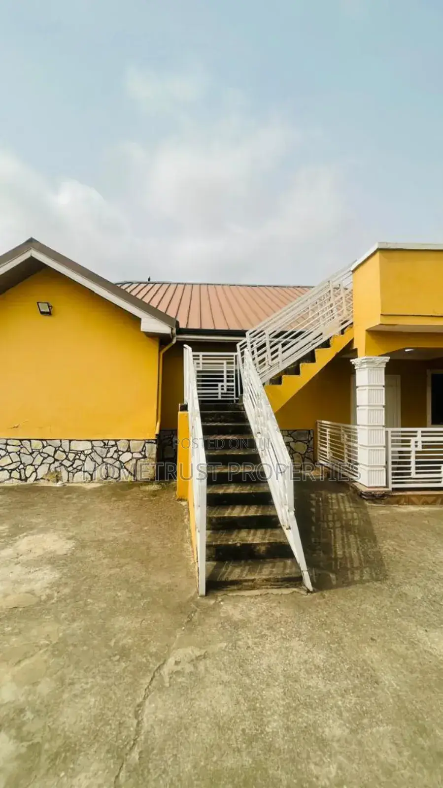 5bdrm House in Hometrust Properties, Ablekuma for sale