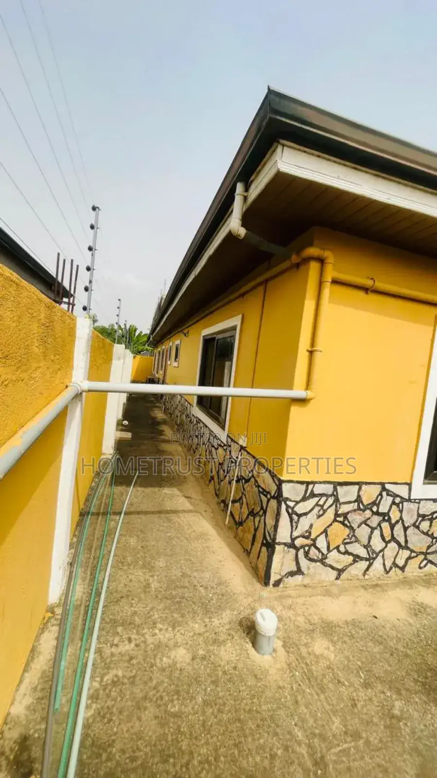 5bdrm House in Hometrust Properties, Ablekuma for sale