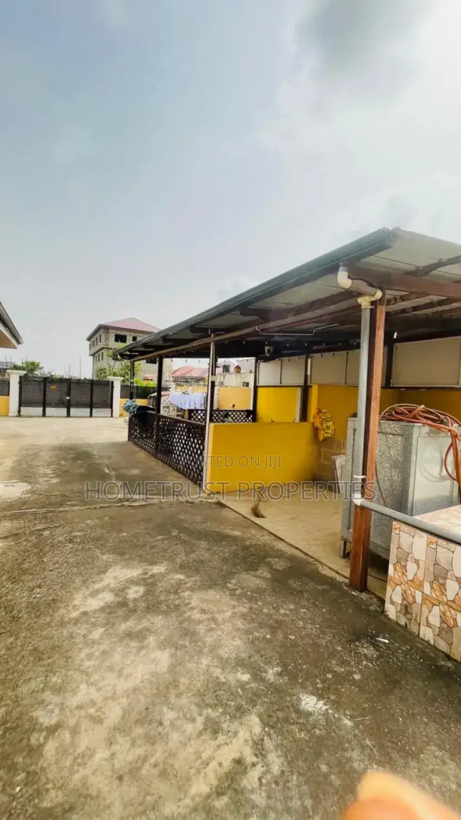 5bdrm House in Hometrust Properties, Ablekuma for sale