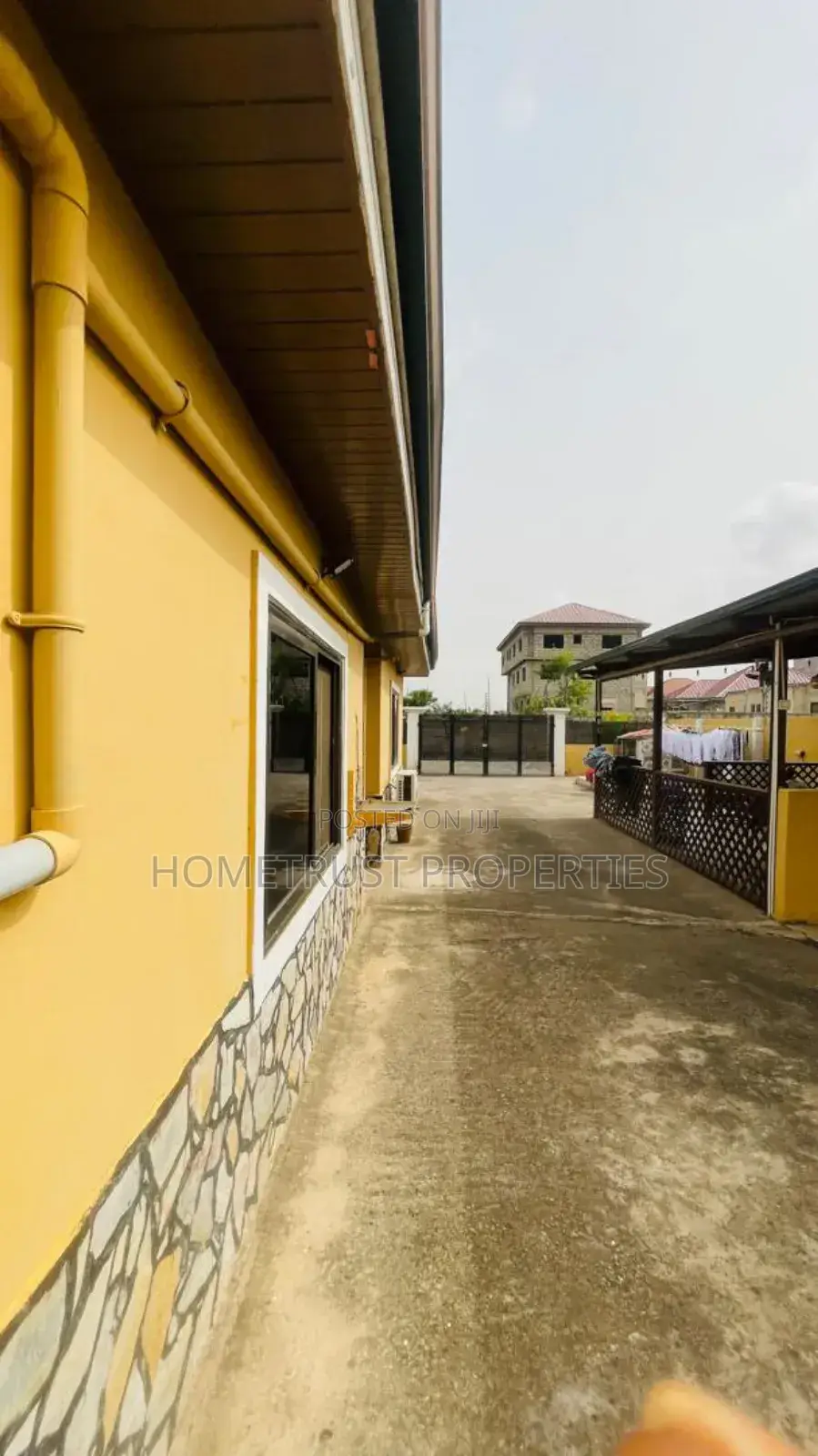 5bdrm House in Hometrust Properties, Ablekuma for sale