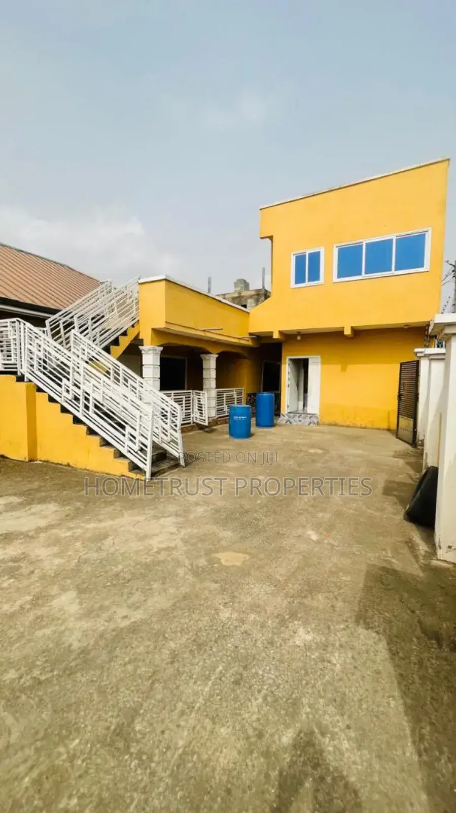 5bdrm House in Hometrust Properties, Ablekuma for sale