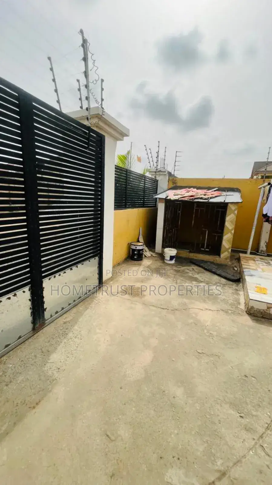 5bdrm House in Hometrust Properties, Ablekuma for sale