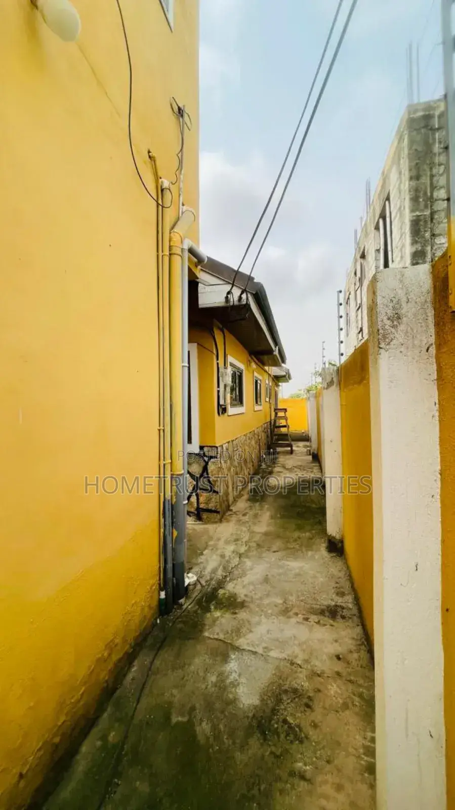5bdrm House in Hometrust Properties, Ablekuma for sale
