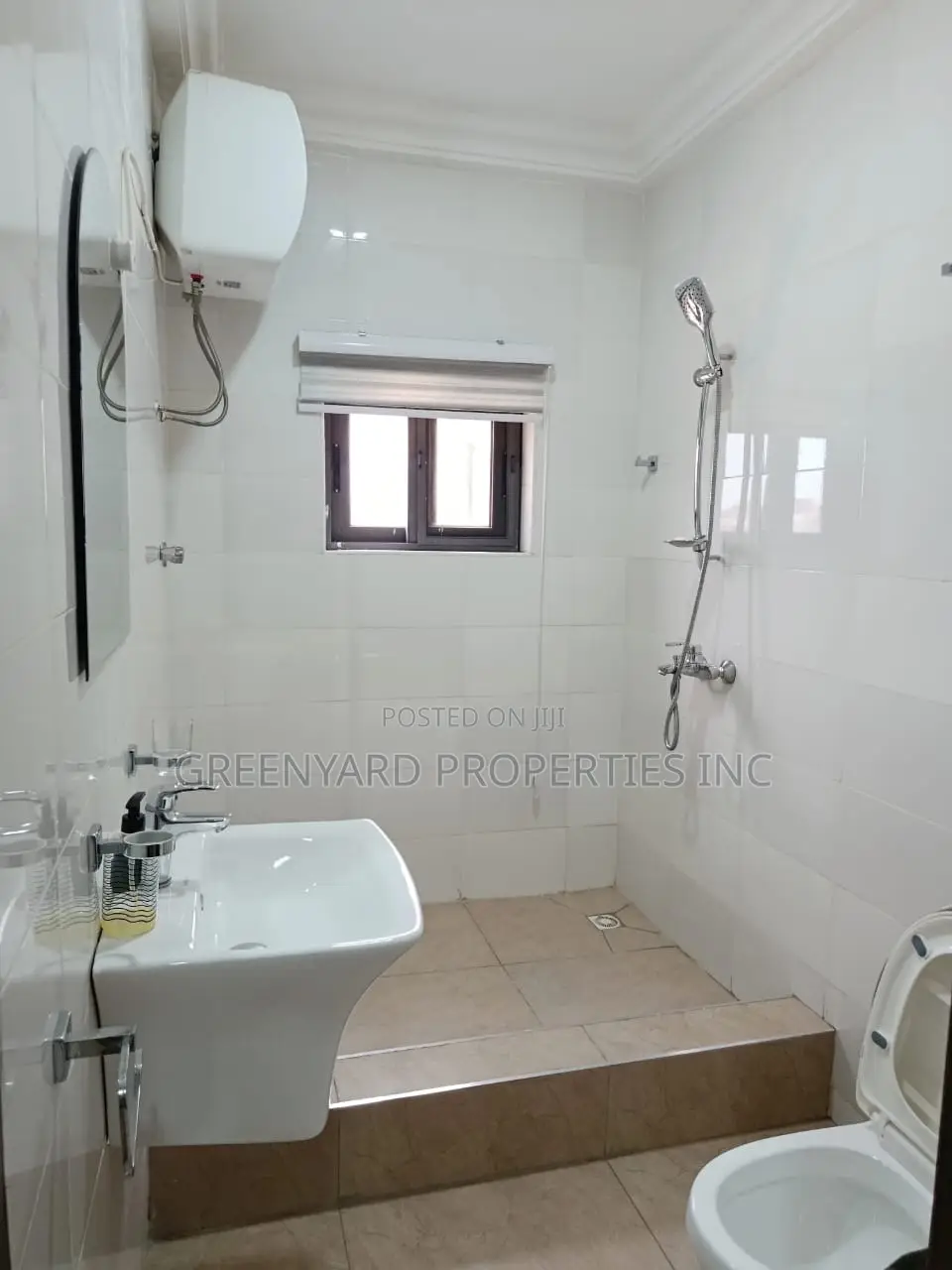 3bdrm Apartment in Mempasem, East Legon for rent