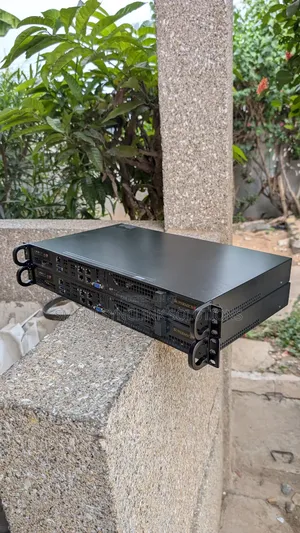 Server 32GB Intel Xeon SSD 1T