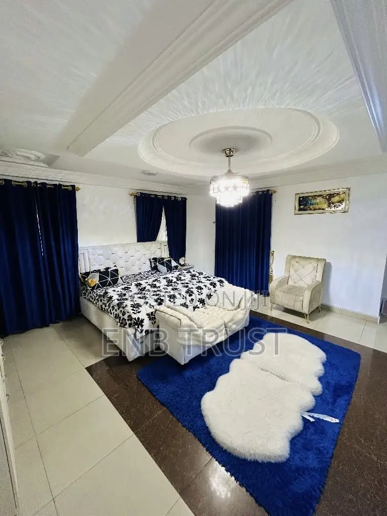 7bdrm Duplex in East Legon, Police Station for sale