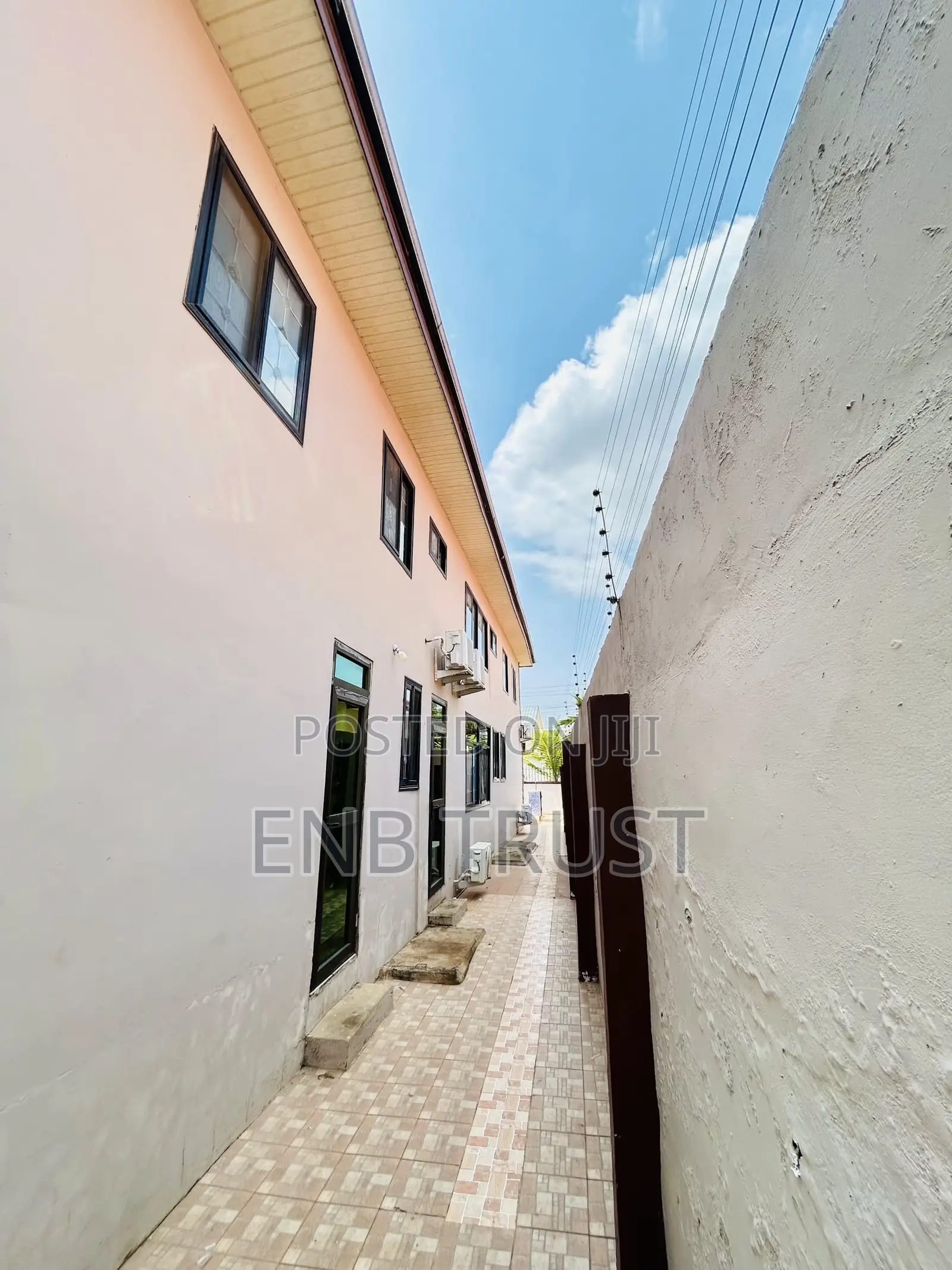 7bdrm Duplex in East Legon, Police Station for sale